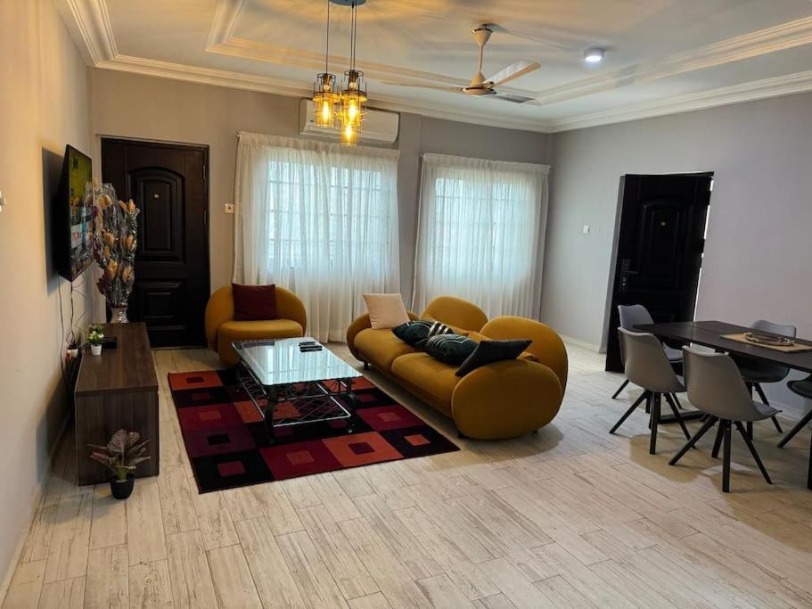 East Legon Luxury 2Bed Apt. W/ Free Wi-Fi Διαμέρισμα Άκρα Εξωτερικό φωτογραφία