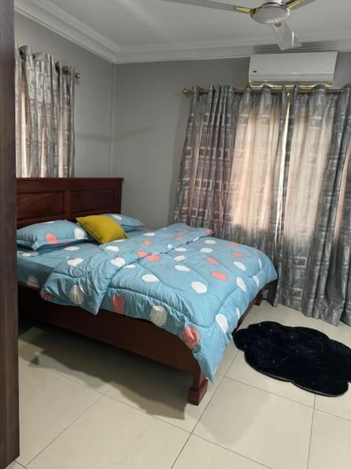 East Legon Luxury 2Bed Apt. W/ Free Wi-Fi Διαμέρισμα Άκρα Εξωτερικό φωτογραφία