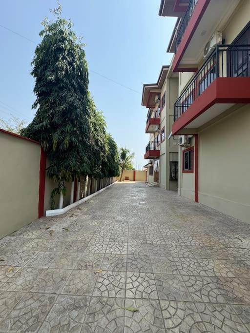 East Legon Luxury 2Bed Apt. W/ Free Wi-Fi Διαμέρισμα Άκρα Εξωτερικό φωτογραφία