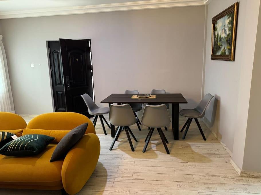 East Legon Luxury 2Bed Apt. W/ Free Wi-Fi Διαμέρισμα Άκρα Εξωτερικό φωτογραφία