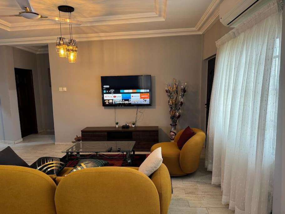 East Legon Luxury 2Bed Apt. W/ Free Wi-Fi Διαμέρισμα Άκρα Εξωτερικό φωτογραφία